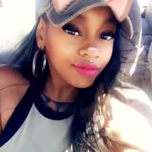 Meet your Posher, Akeyauna